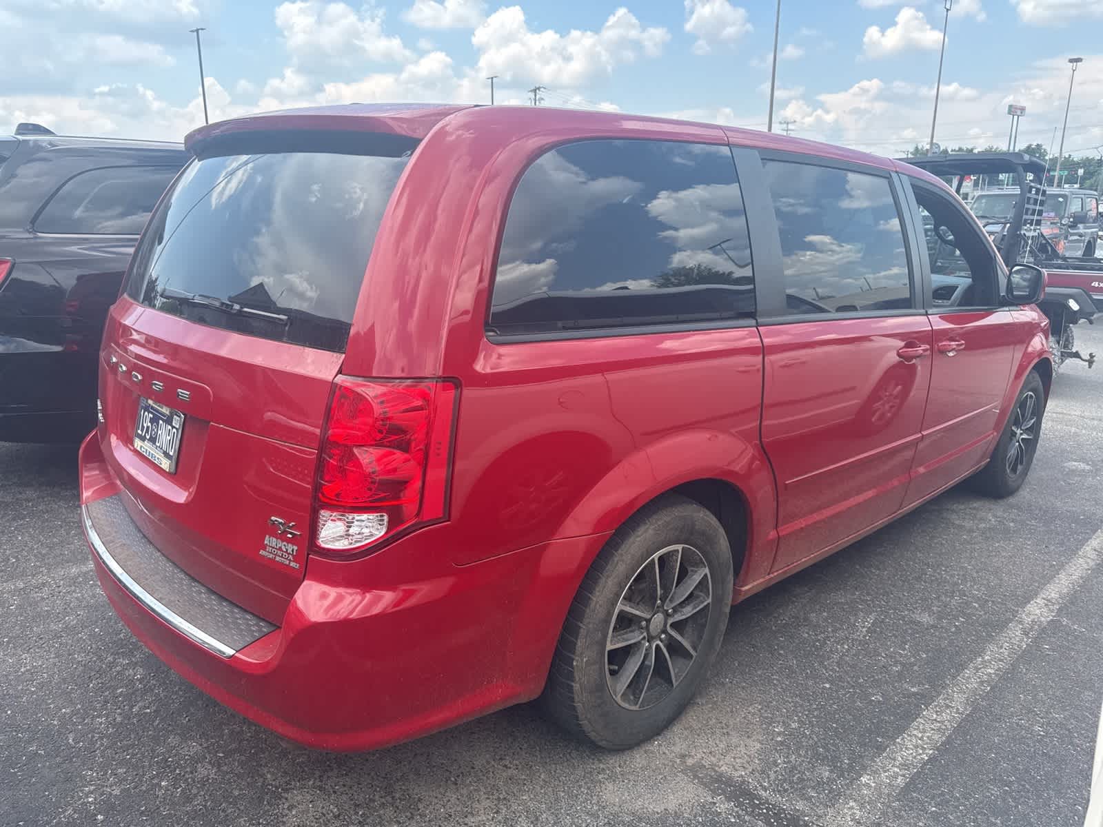 Thumbnail: 2015 Dodge Grand Caravan - 3