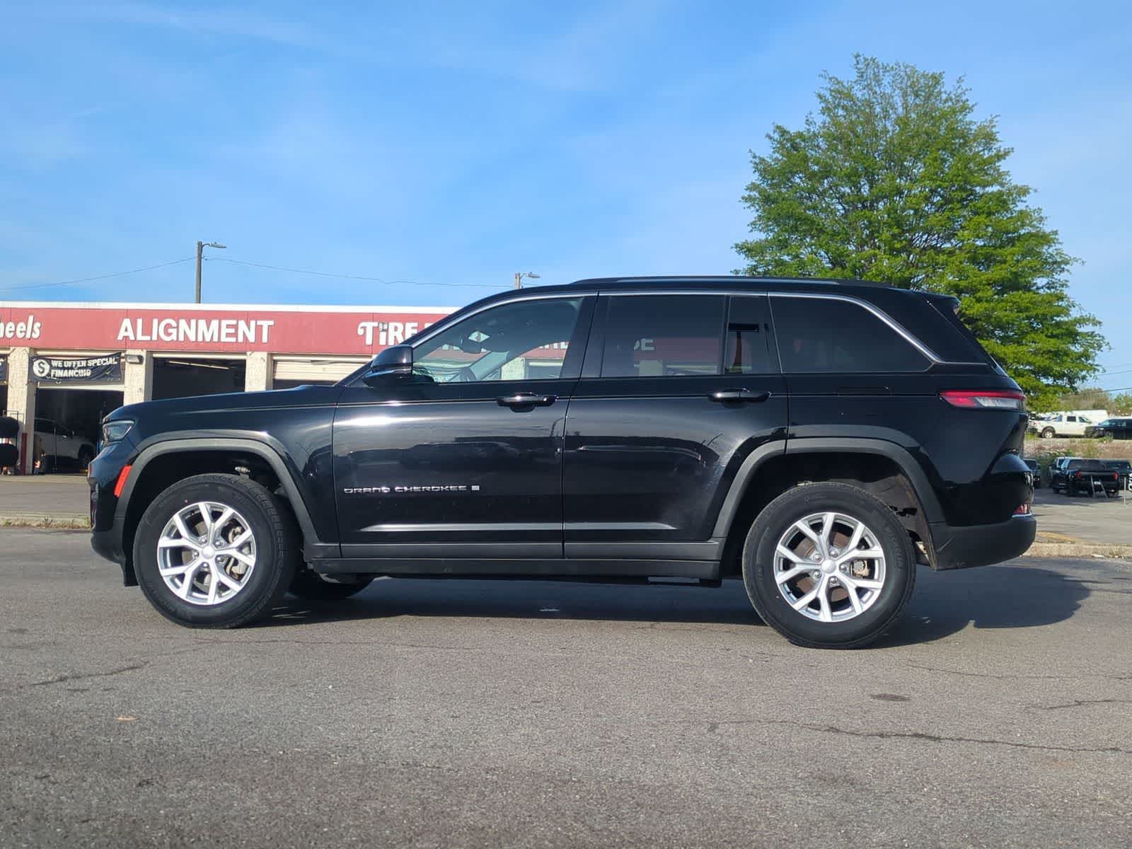 Thumbnail: 2023 Jeep Grand Cherokee - 5