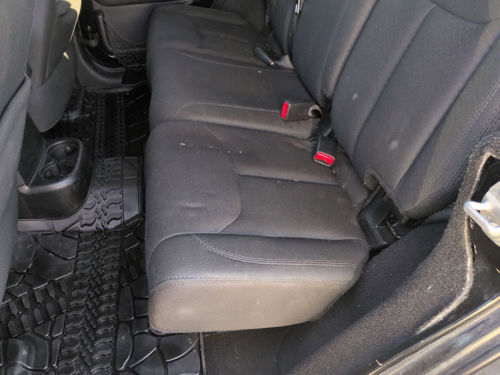 Thumbnail: 2015 Jeep Wrangler - 9