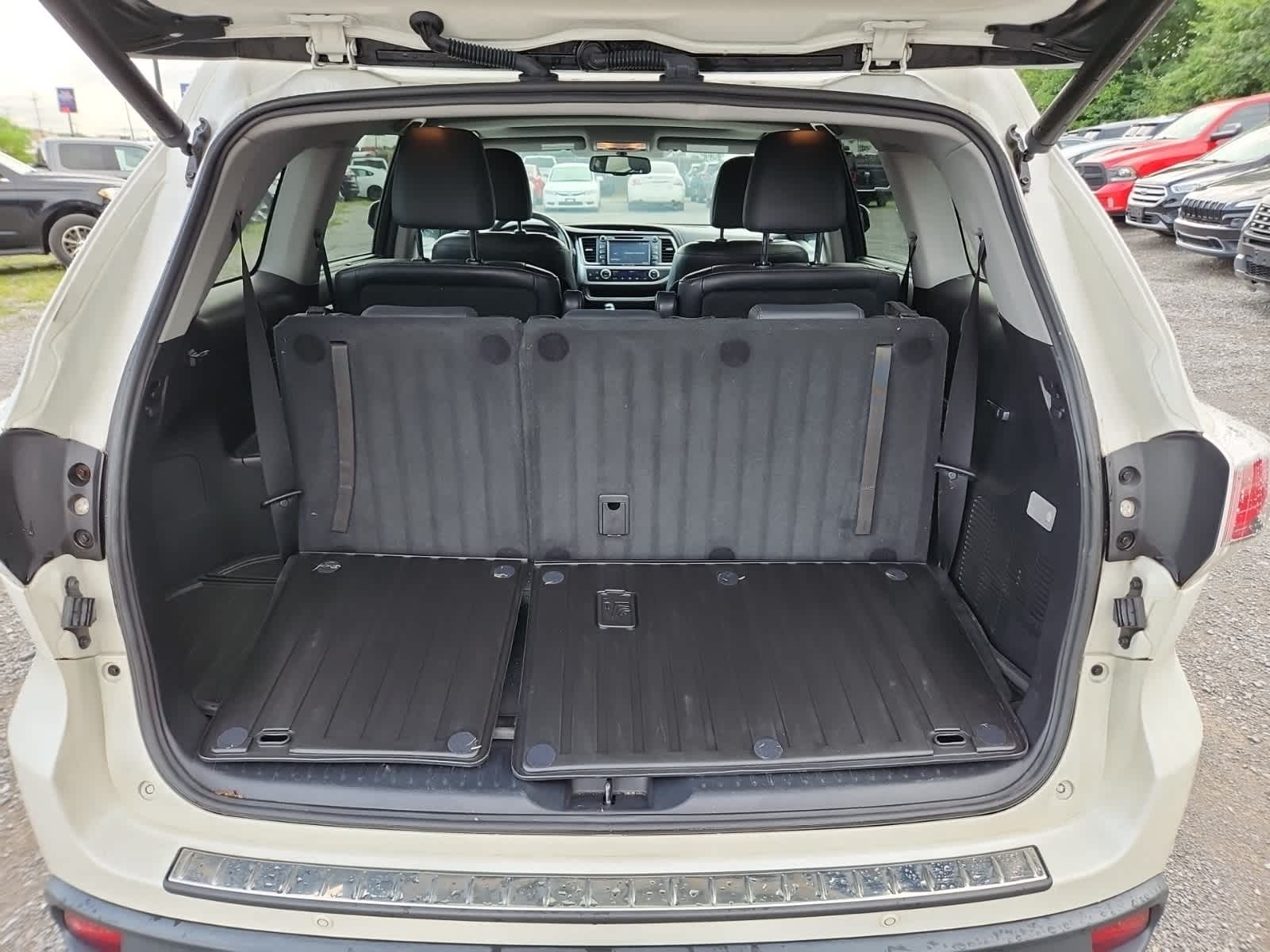 Thumbnail: 2016 Toyota Highlander - 26