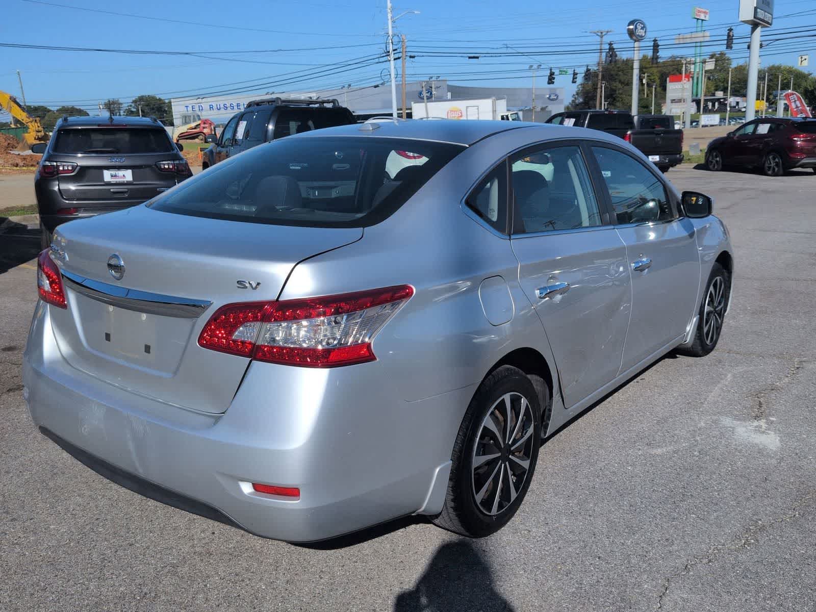 Thumbnail: 2015 Nissan Sentra - 8