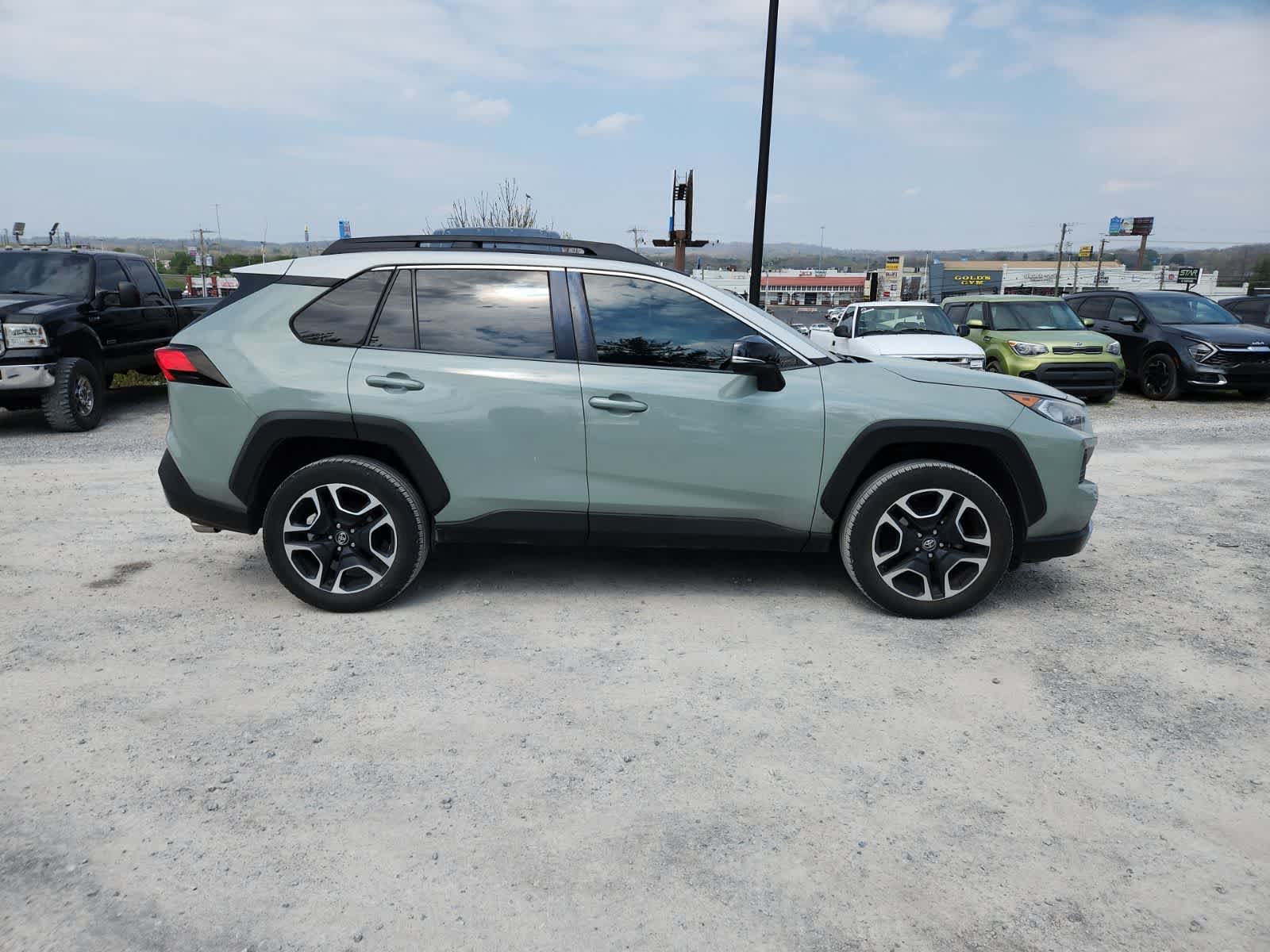 Thumbnail: 2019 Toyota RAV4 - 6