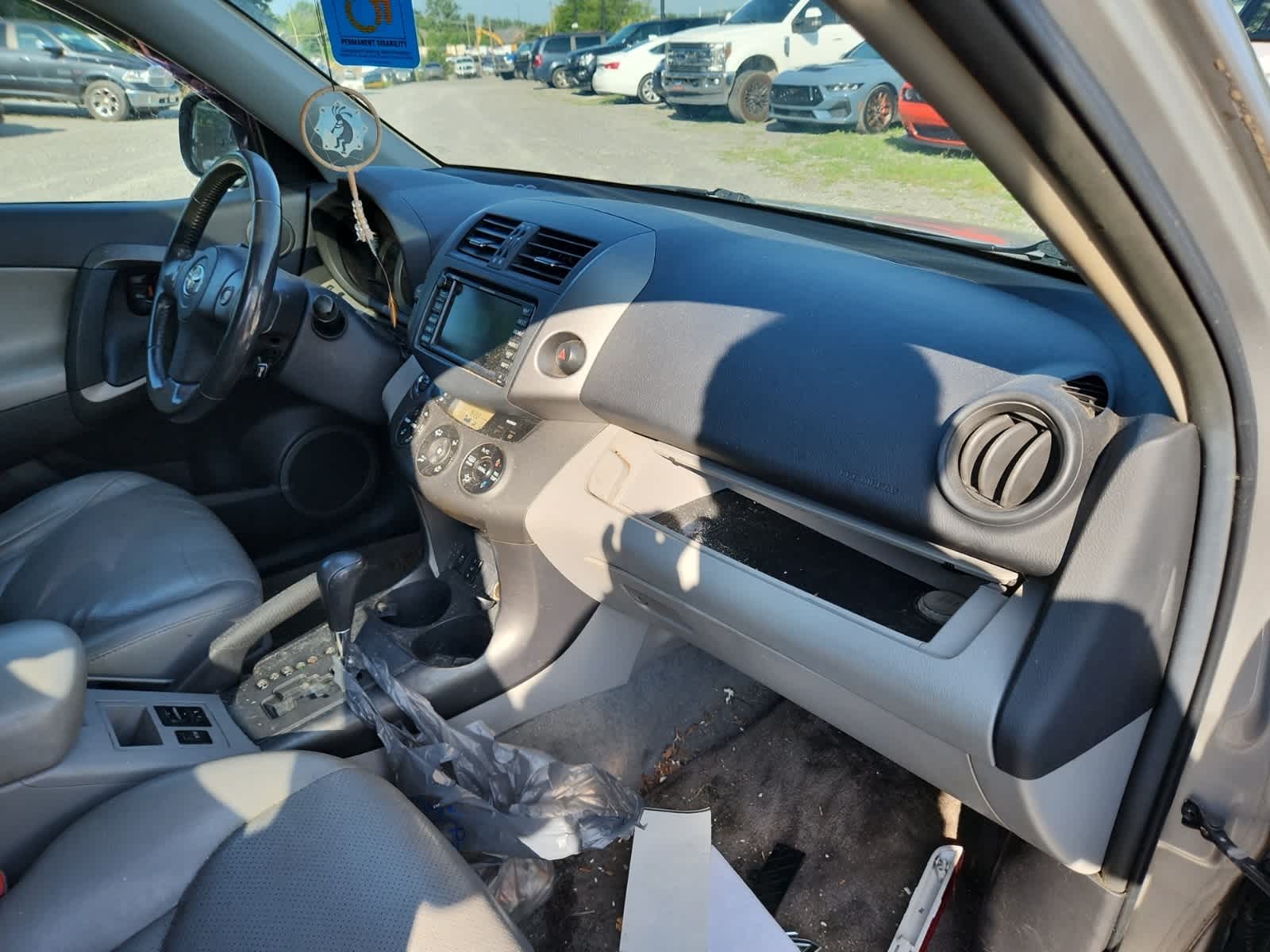 Thumbnail: 2011 Toyota RAV4 - 17