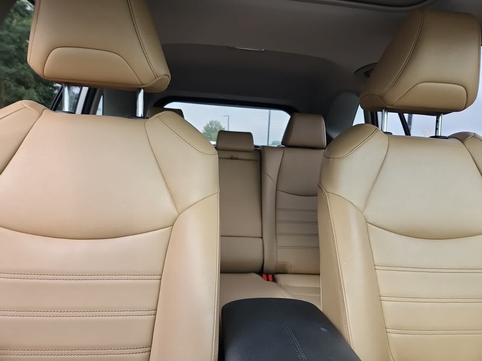 Thumbnail: 2019 Toyota RAV4 - 19