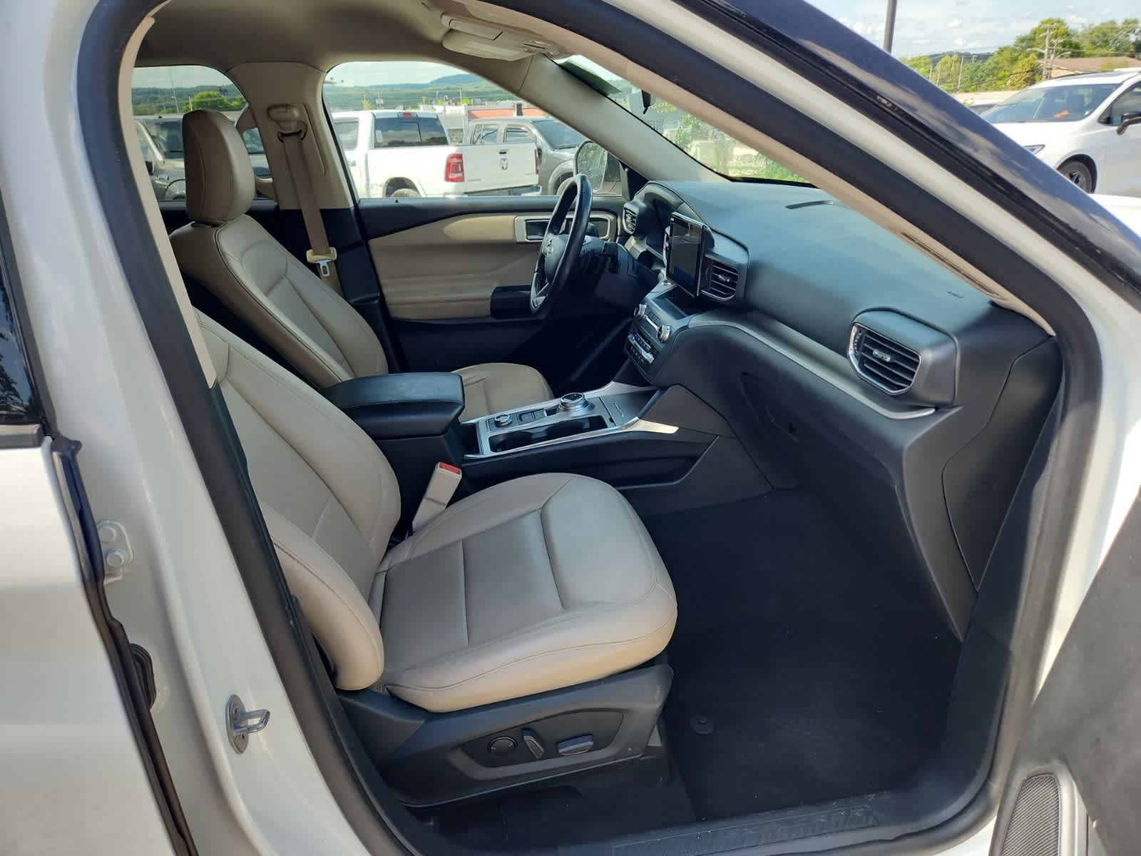 Thumbnail: 2020 Ford Explorer - 20