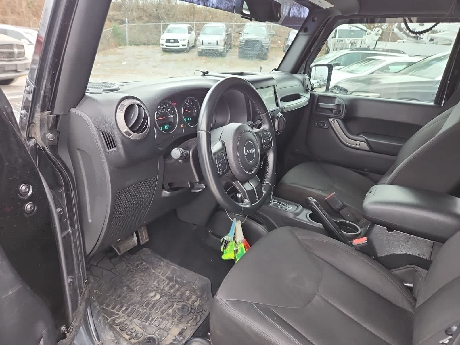 Thumbnail: 2015 Jeep Wrangler - 13