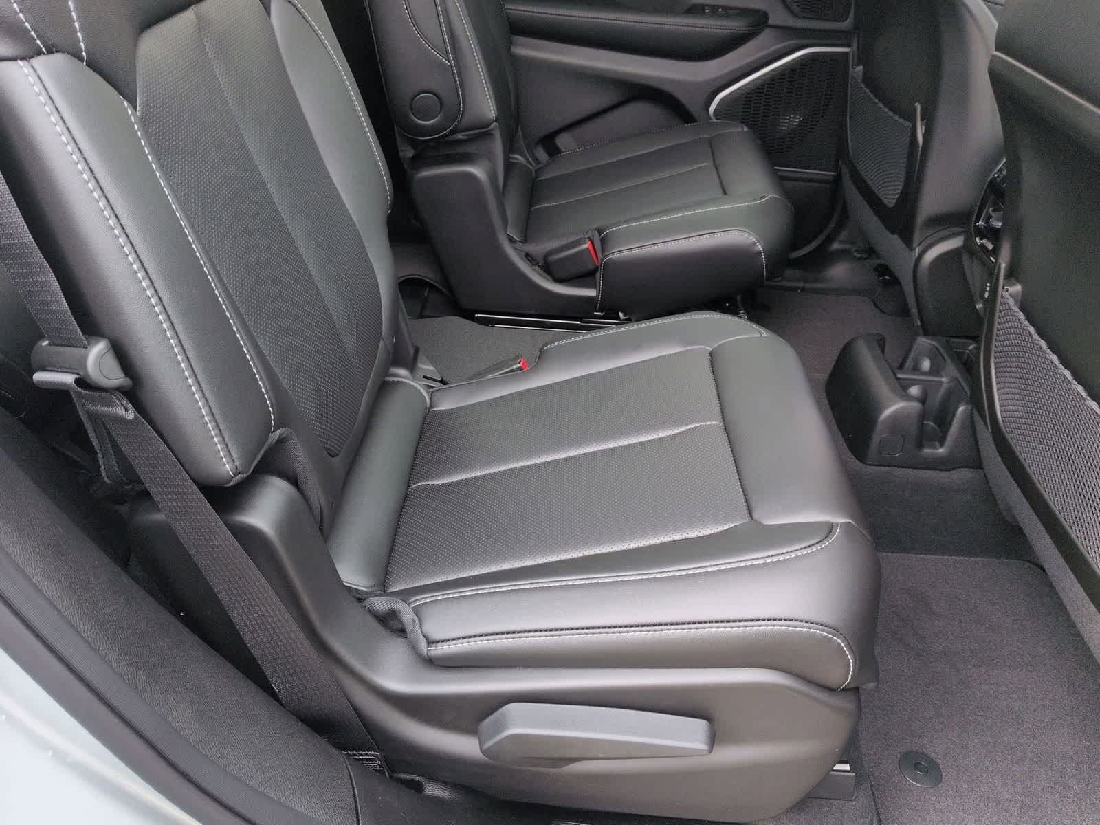 Thumbnail: 2026 Jeep Grand Cherokee L - 17