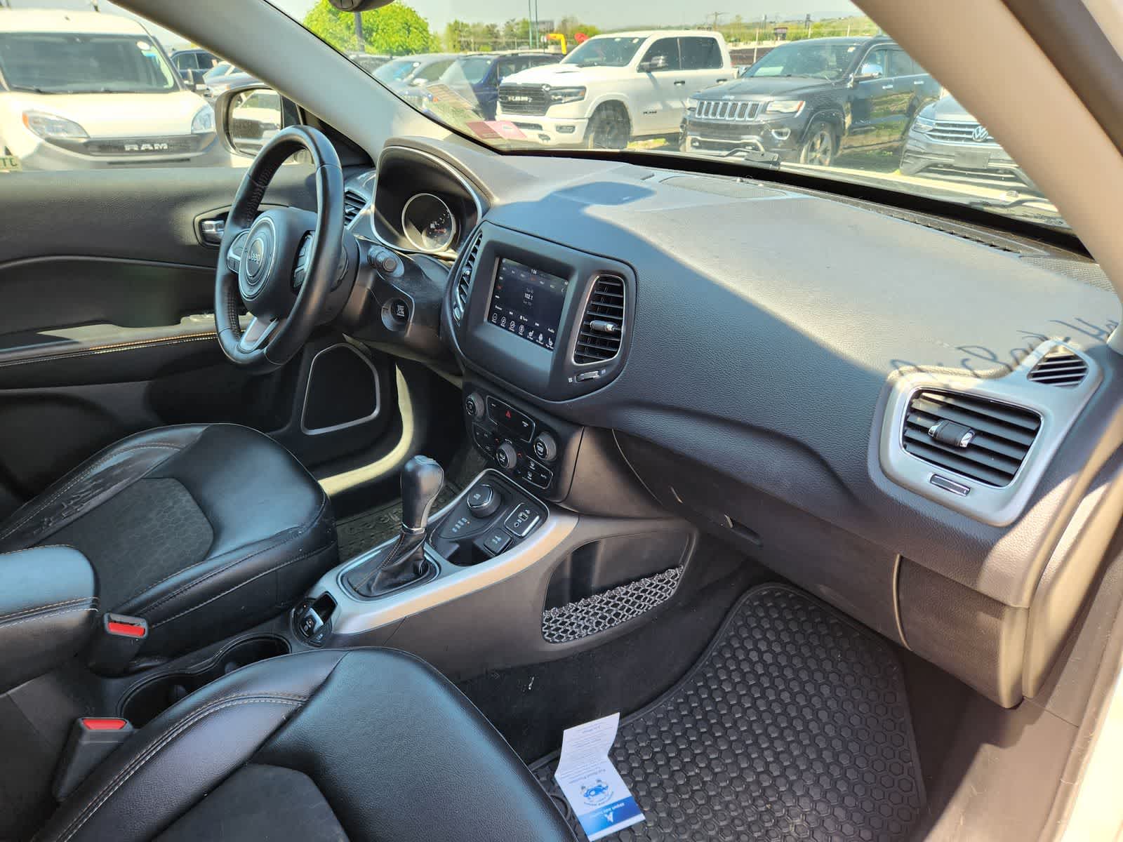 Thumbnail: 2018 Jeep Compass - 17