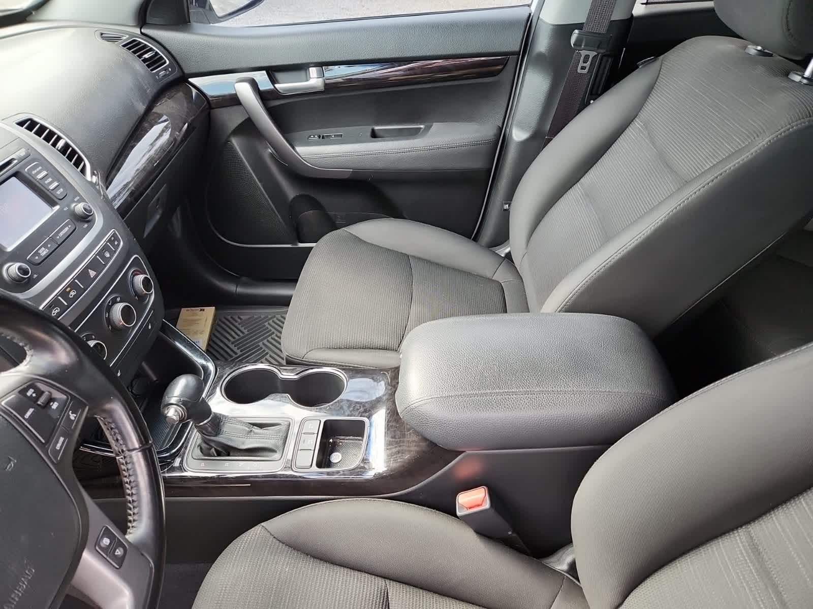 Thumbnail: 2014 Kia Sorento - 11