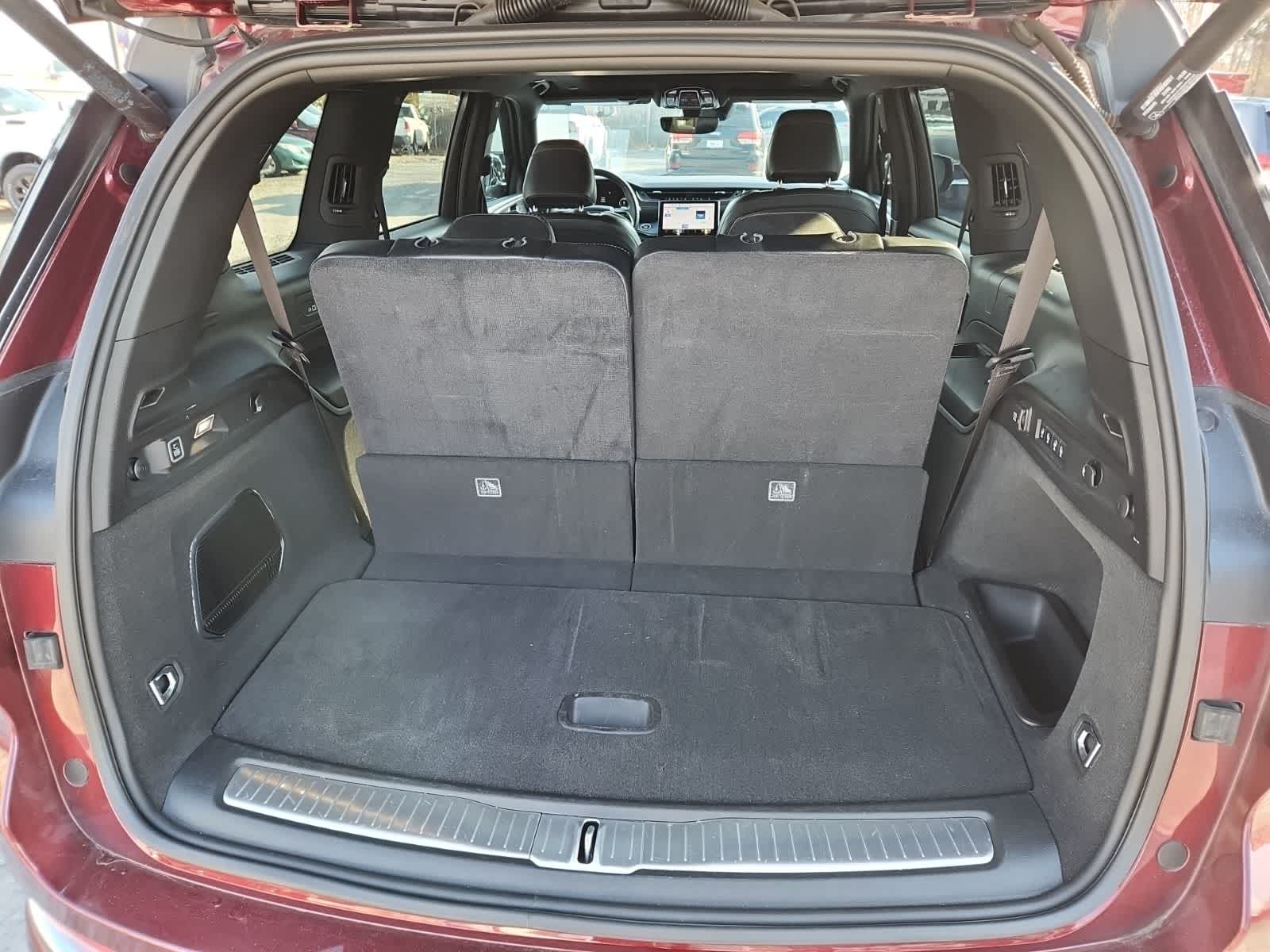 Thumbnail: 2022 Jeep Grand Cherokee L - 26