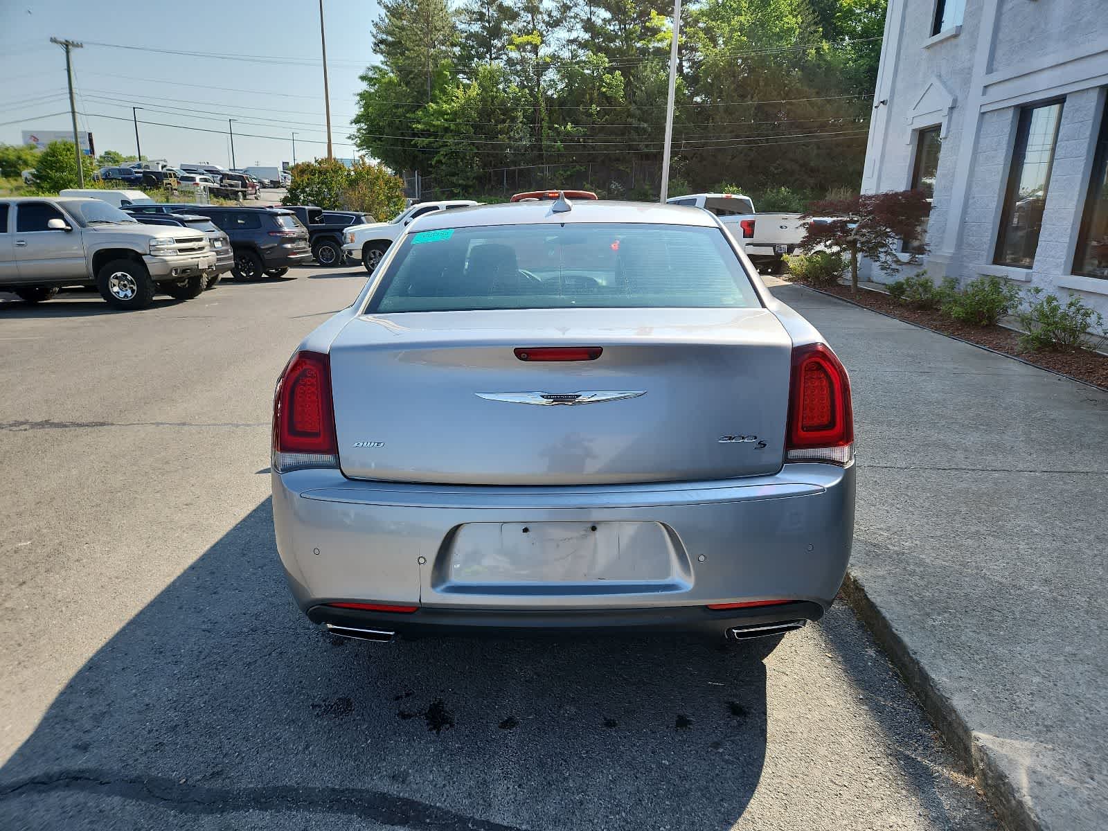 Thumbnail: 2015 Chrysler 300 - 4