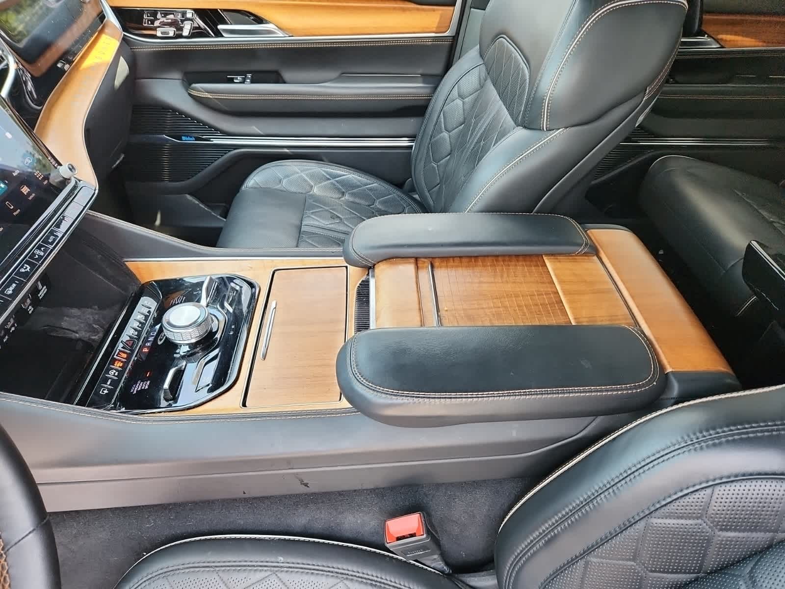 2023 Jeep Grand Wagoneer L Series III 11