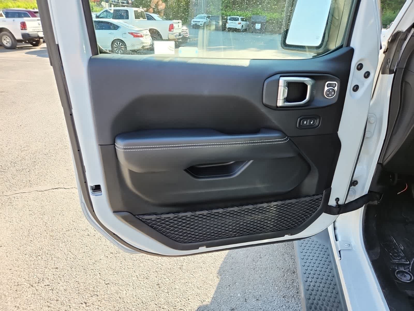 Thumbnail: 2021 Jeep Wrangler - 16