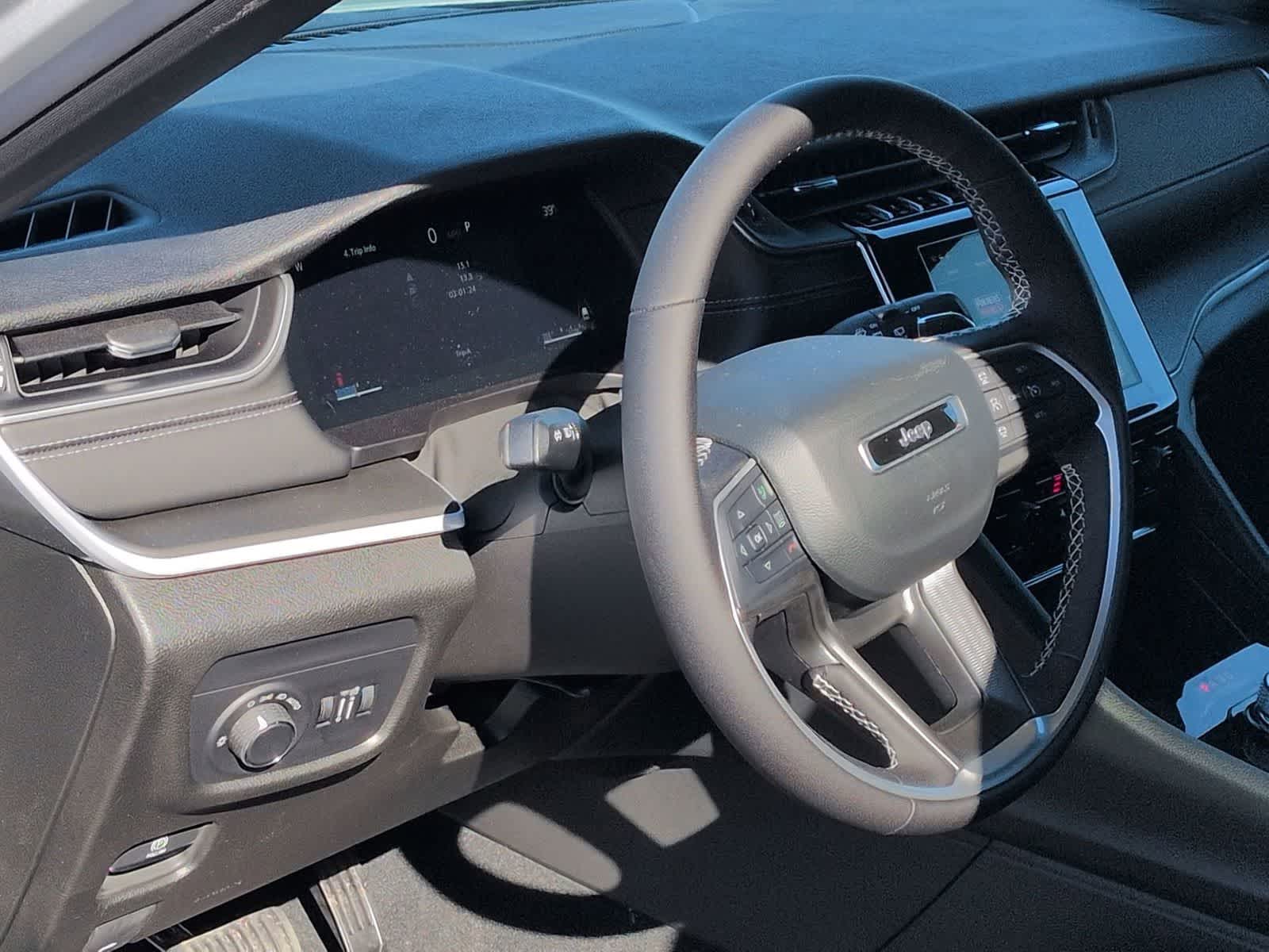 Thumbnail: 2025 Jeep Grand Cherokee - 10