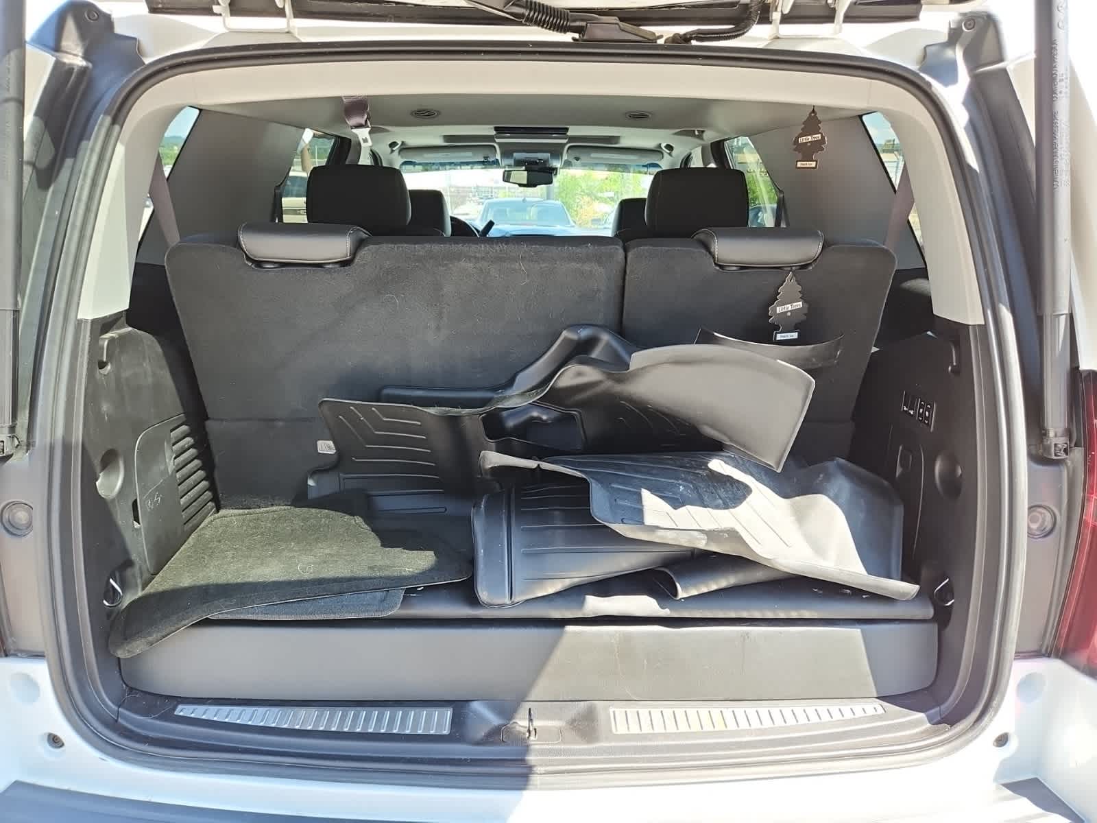 Thumbnail: 2016 Chevrolet Tahoe - 25
