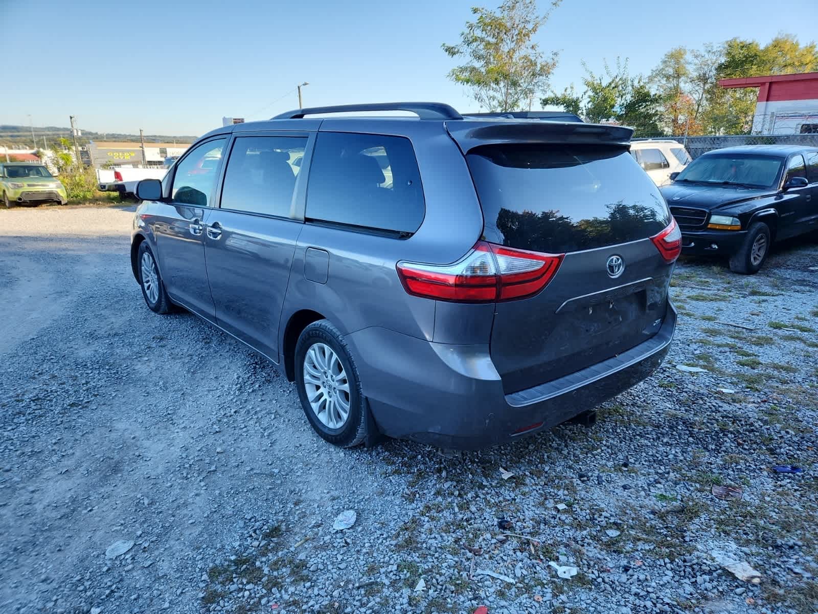 Thumbnail: 2015 Toyota Sienna - 3