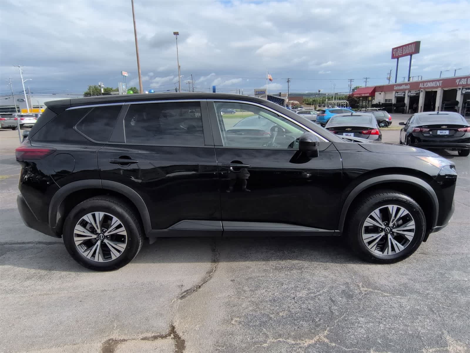 Thumbnail: 2023 Nissan Rogue - 9