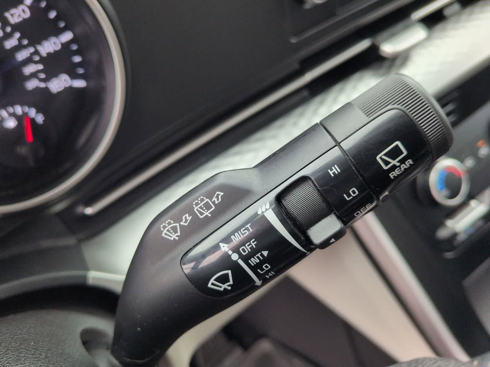 Thumbnail: 2022 Kia Carnival - 25