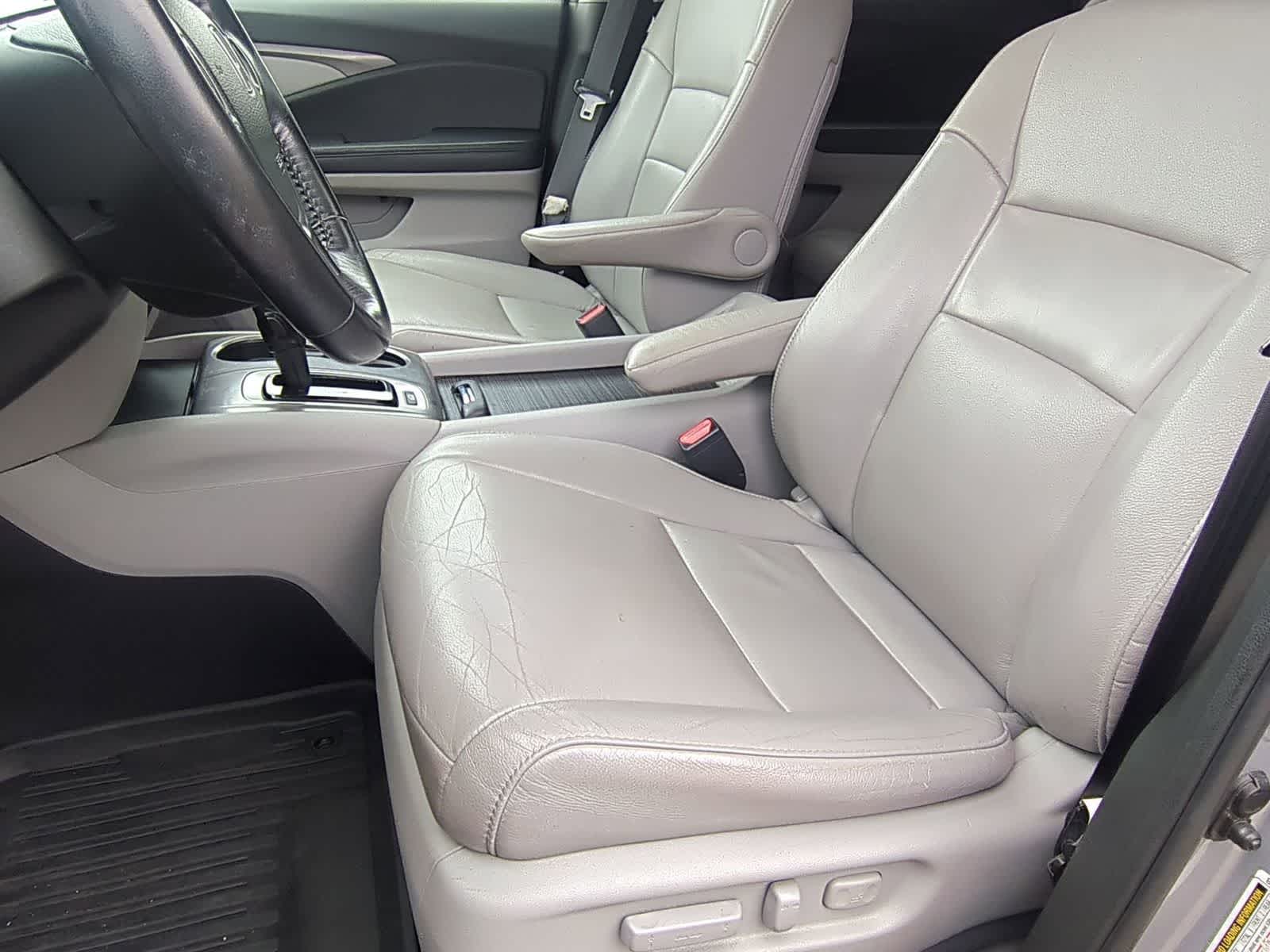 Thumbnail: 2016 Honda Pilot - 16