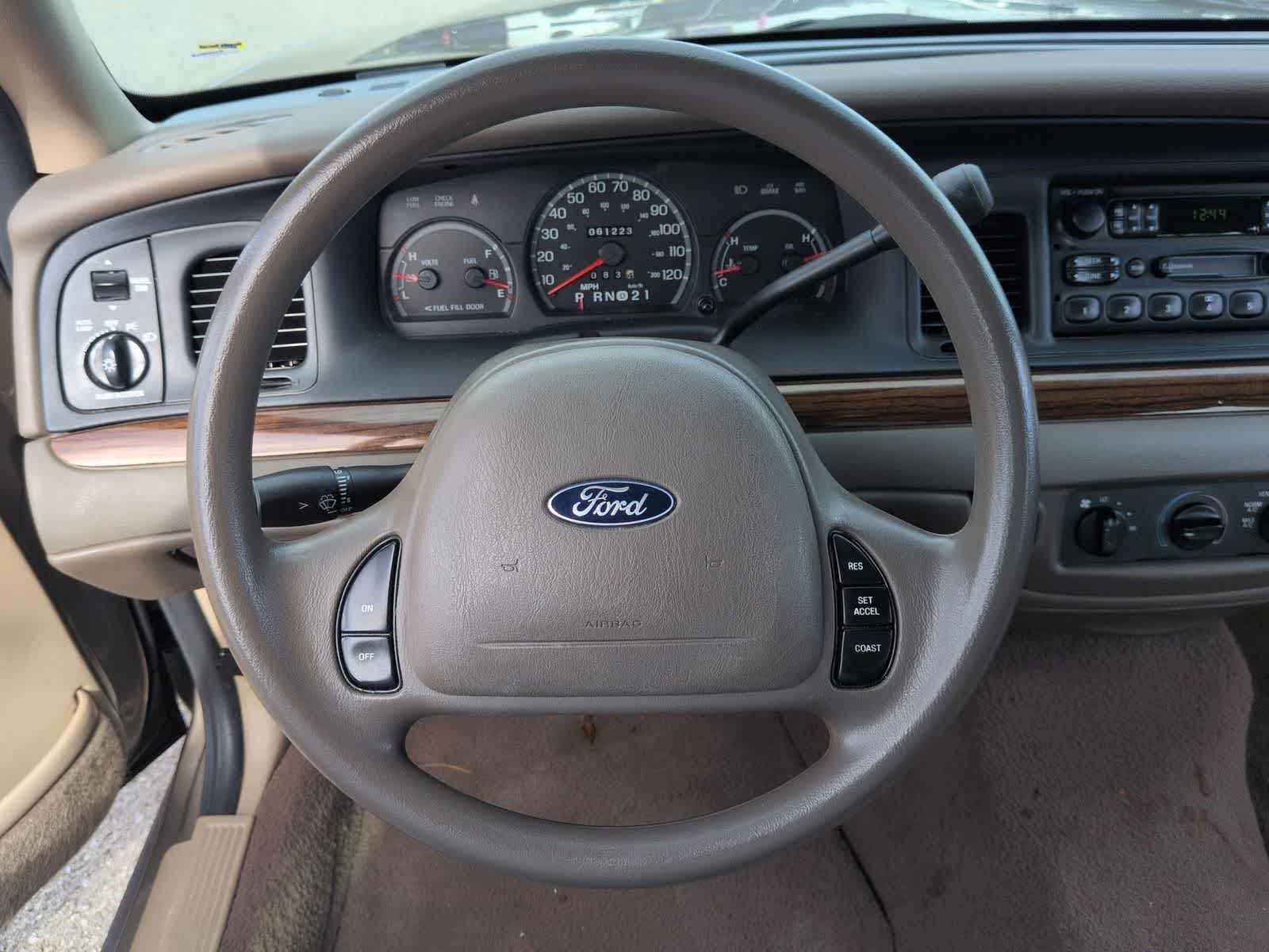 Thumbnail: 2001 Ford Crown Victoria - 22