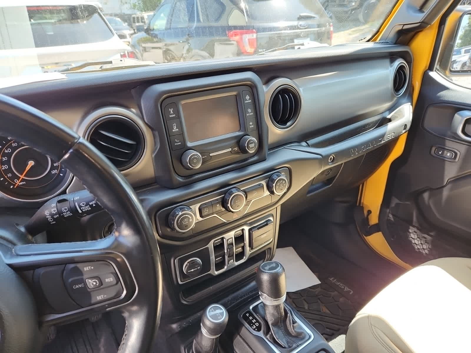 Thumbnail: 2020 Jeep Wrangler - 9