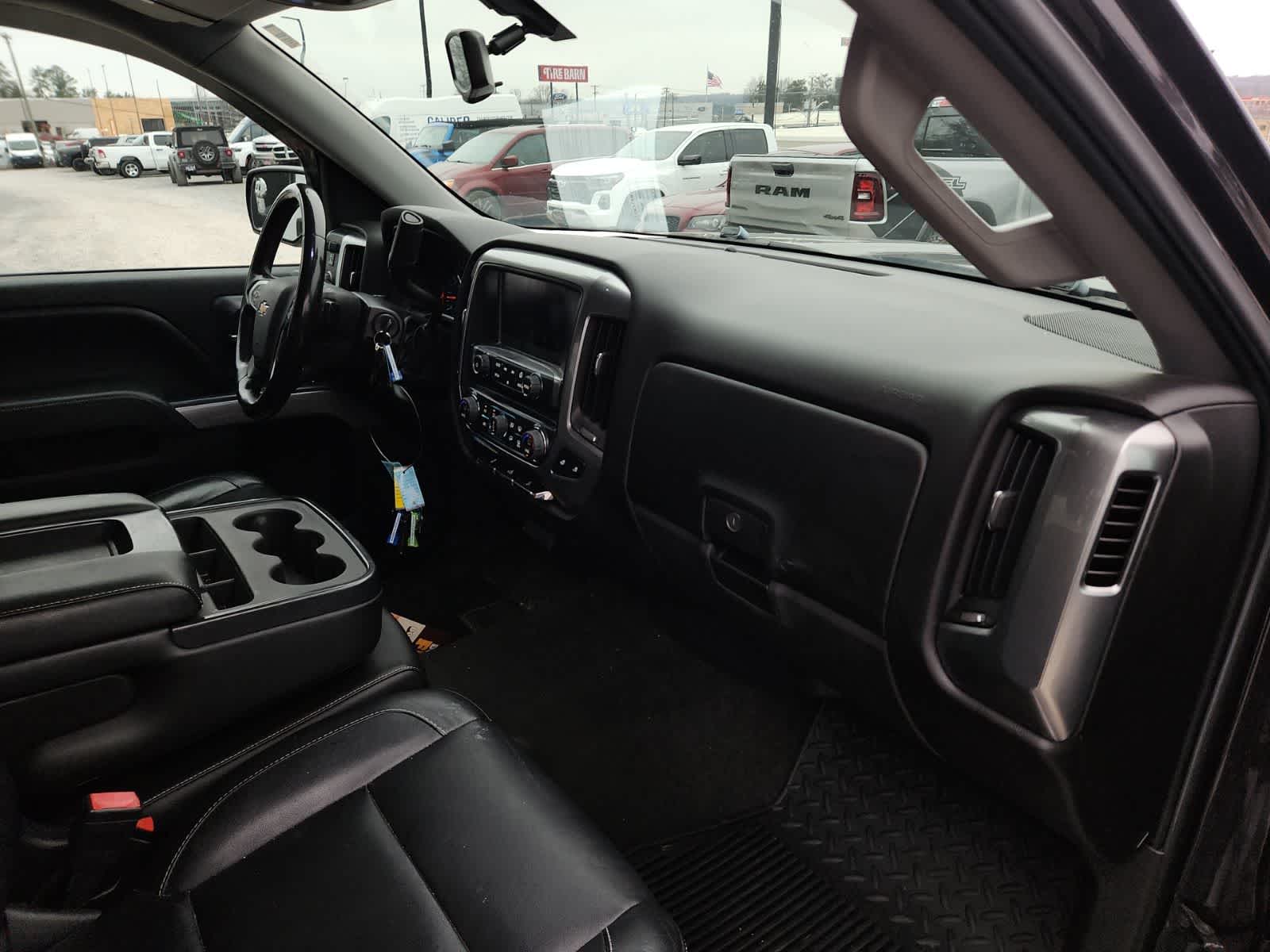 Thumbnail: 2015 Chevrolet Silverado 1500 - 17