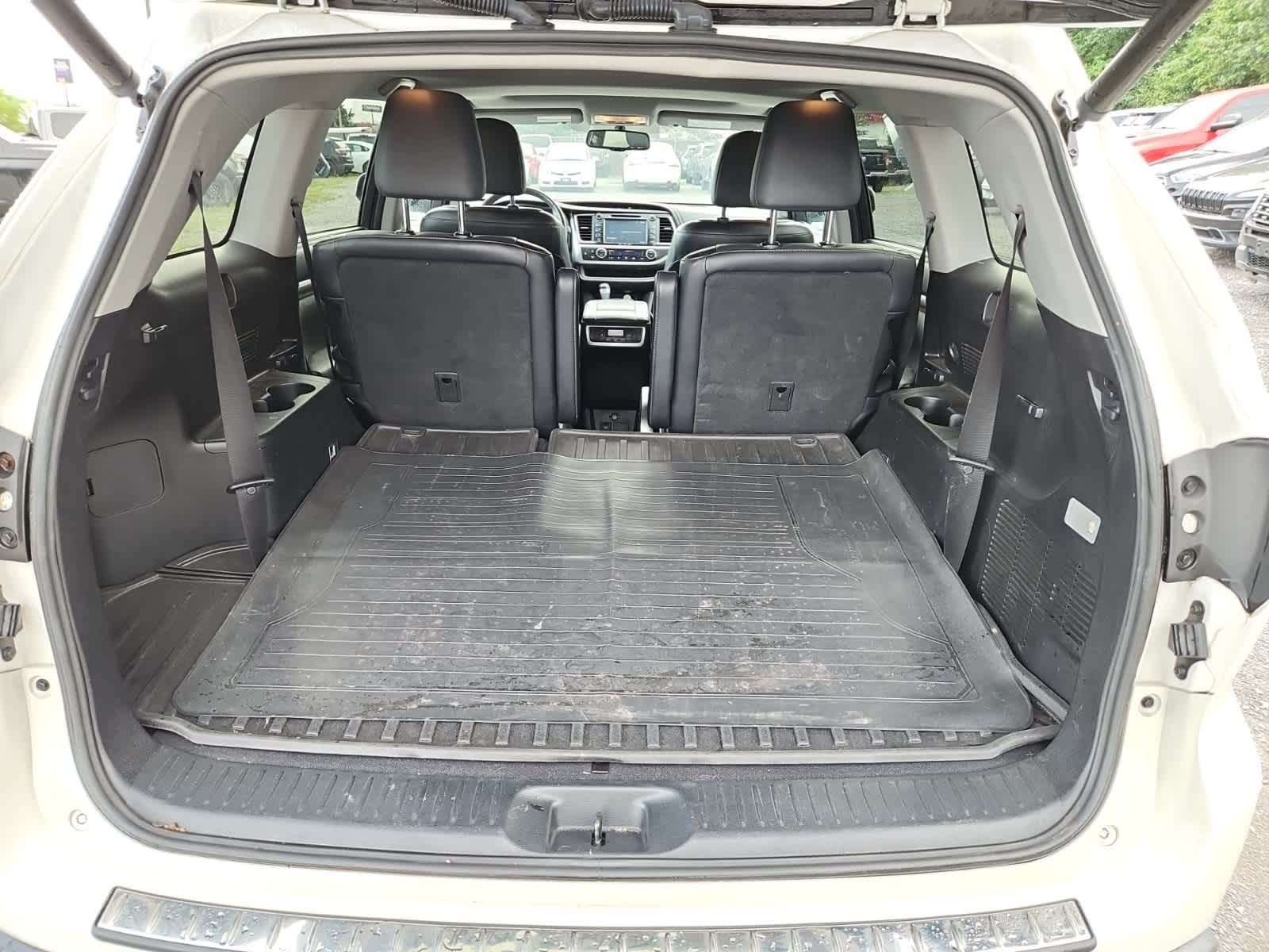 Thumbnail: 2016 Toyota Highlander - 25