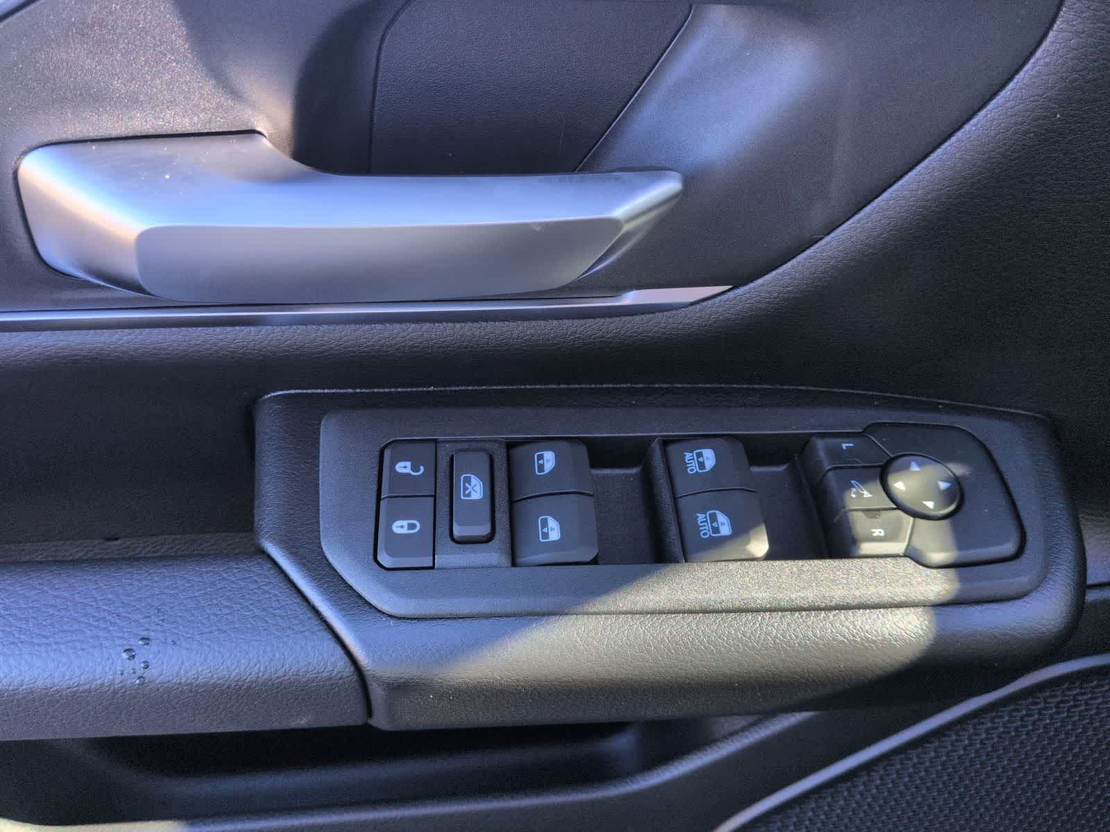 Thumbnail: 2026 RAM 1500 - 17