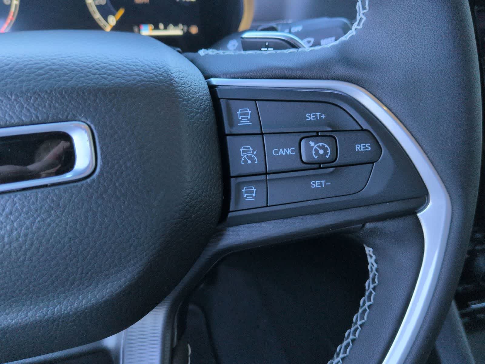 Thumbnail: 2025 Jeep Grand Cherokee L - 14