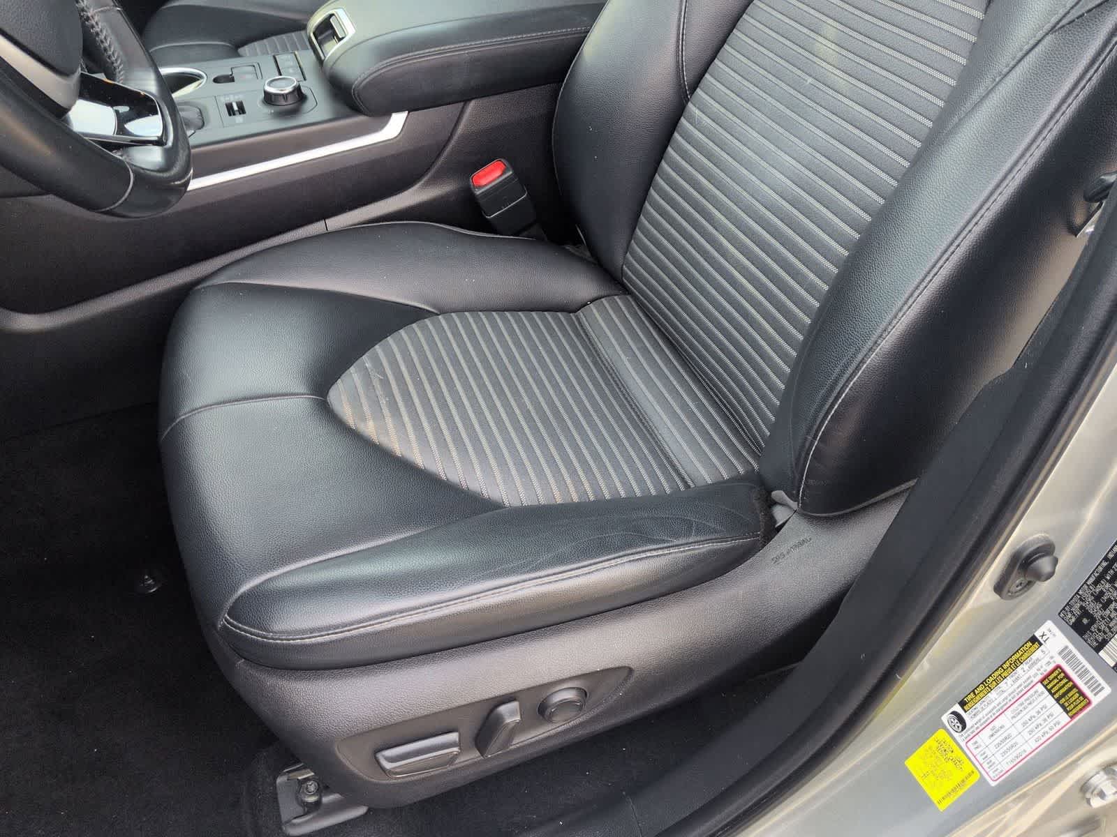 Thumbnail: 2022 Toyota Highlander - 15