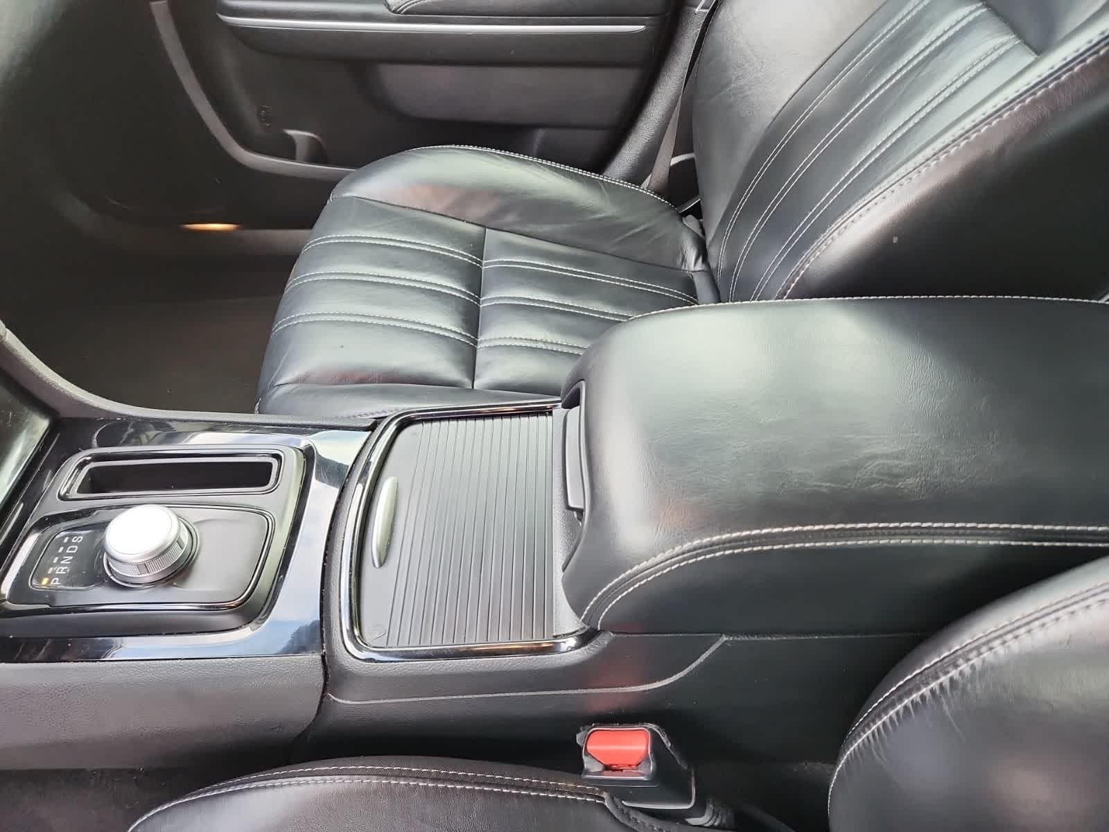 Thumbnail: 2019 Chrysler 300 - 11