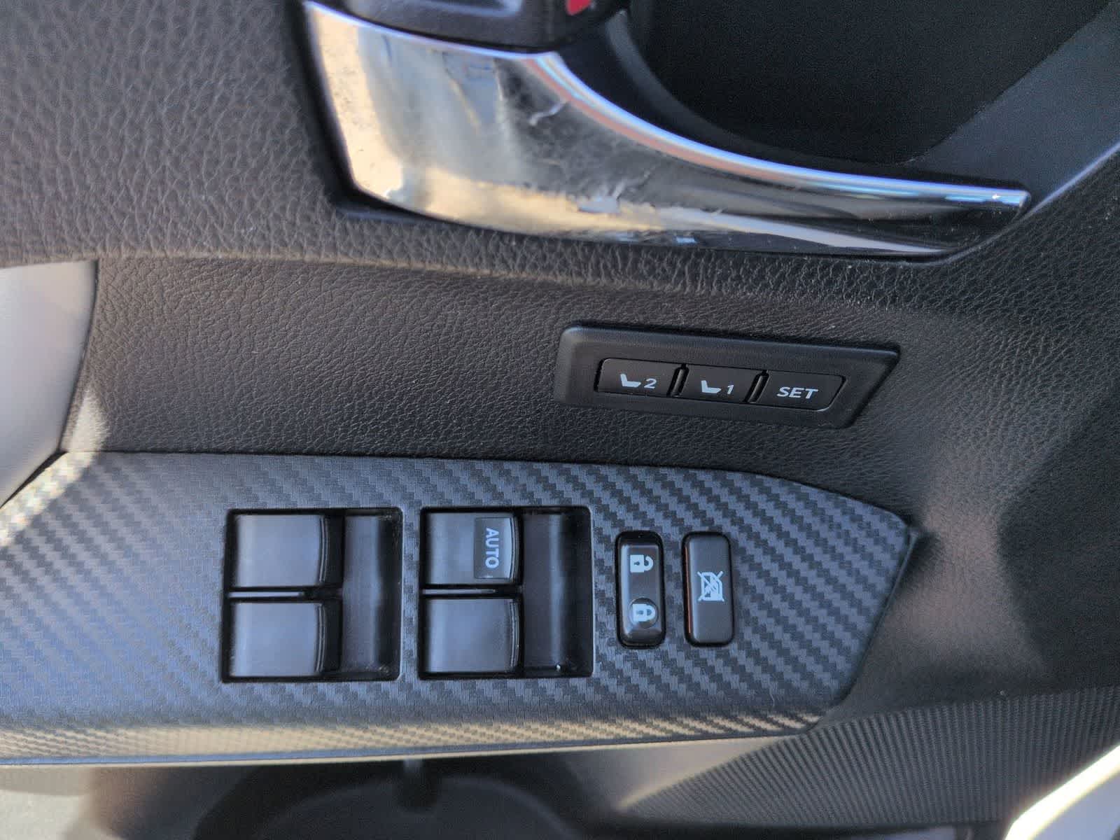 Thumbnail: 2015 Toyota RAV4 - 16