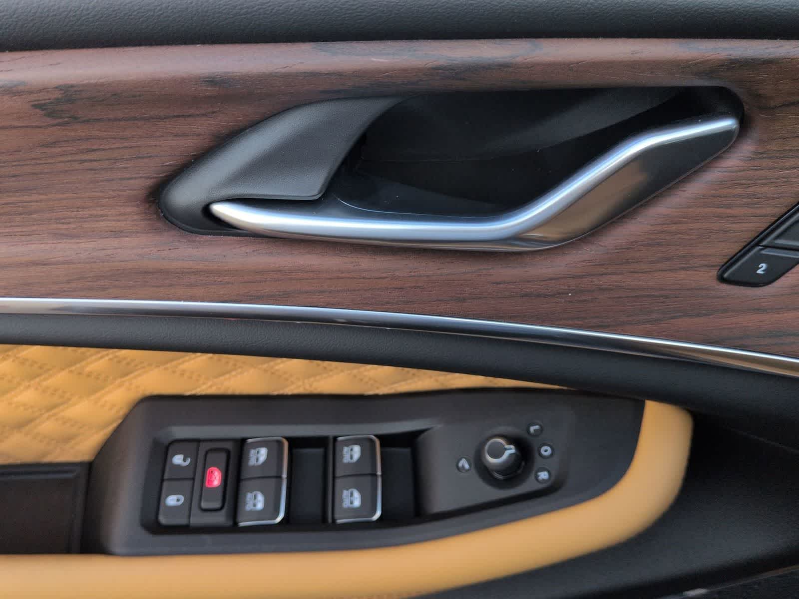 Thumbnail: 2025 Jeep Grand Cherokee - 16