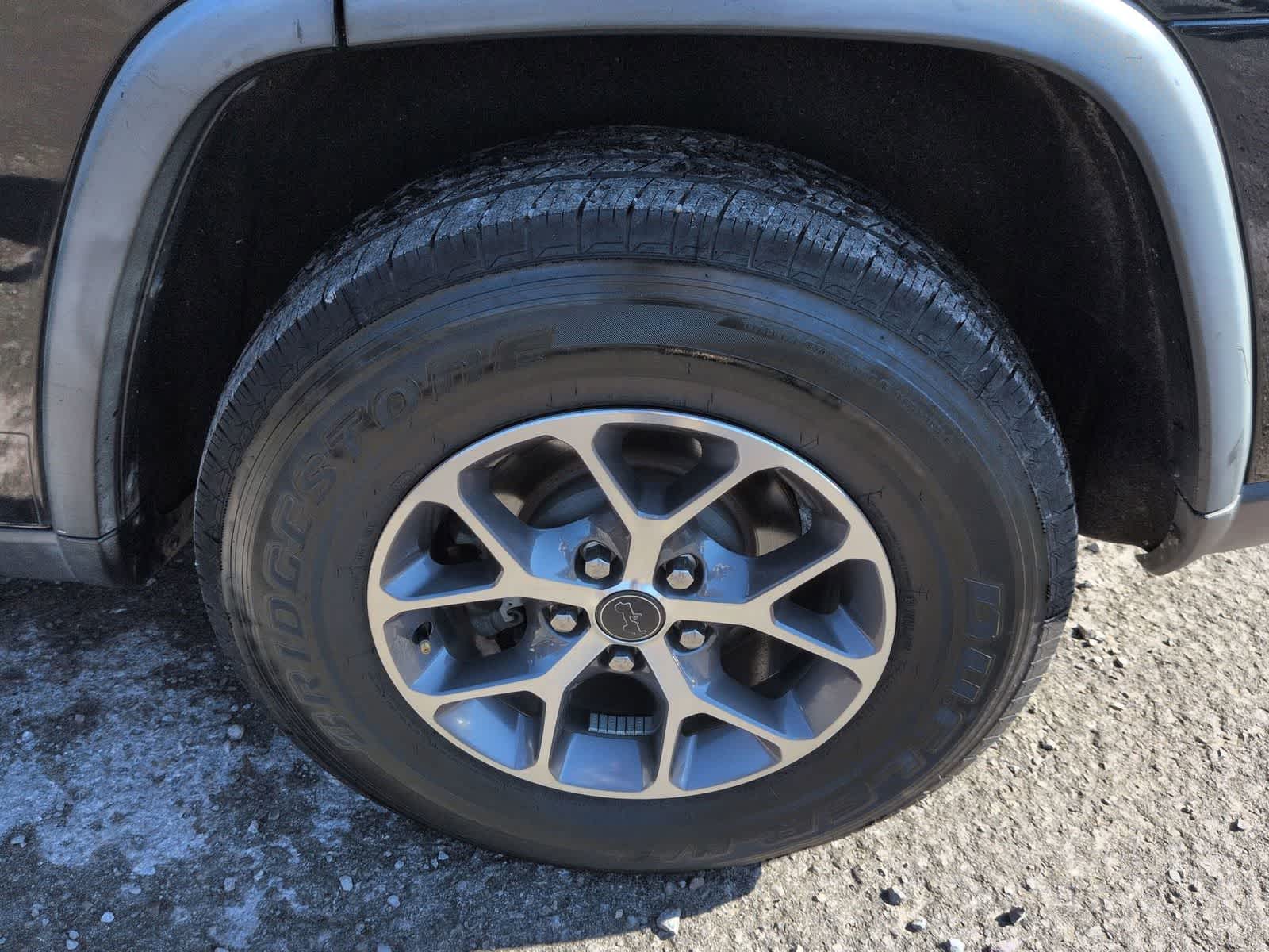 Thumbnail: 2012 Jeep Grand Cherokee - 12