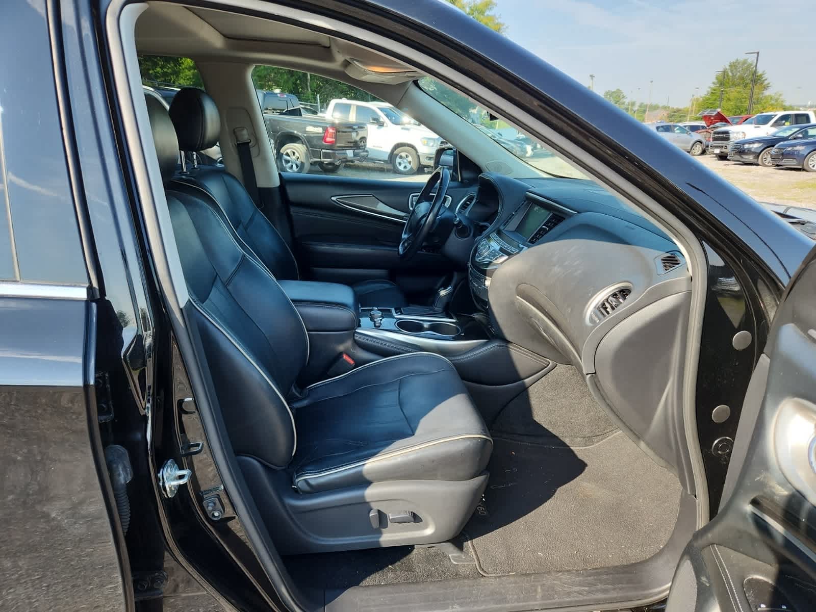 Thumbnail: 2019 INFINITI QX60 - 21
