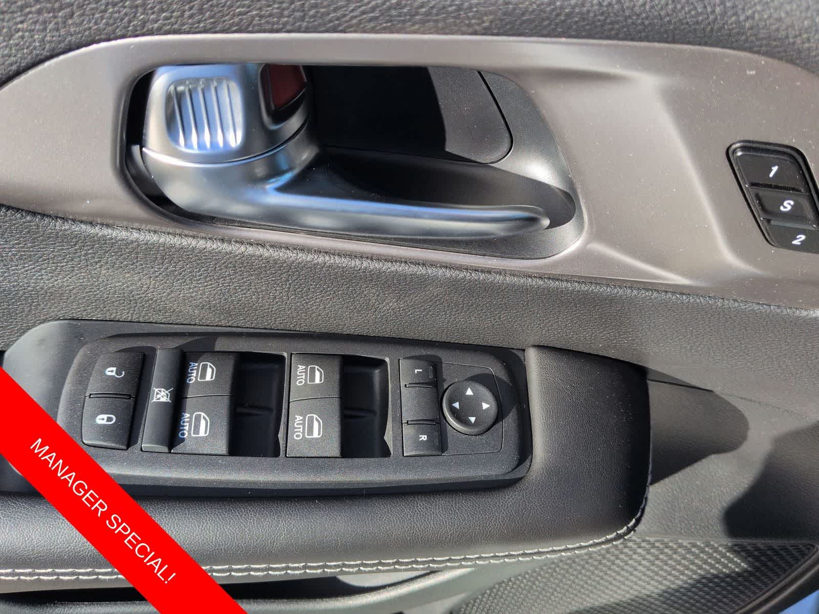 Thumbnail: 2026 Chrysler Pacifica - 9