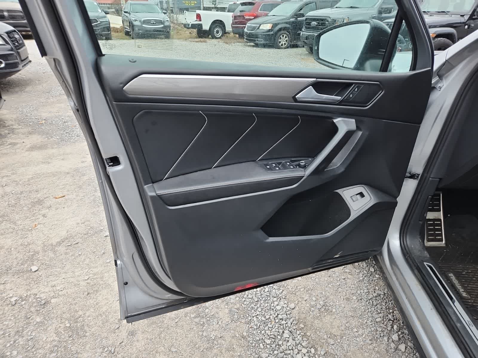 Thumbnail: 2022 Volkswagen Tiguan - 16