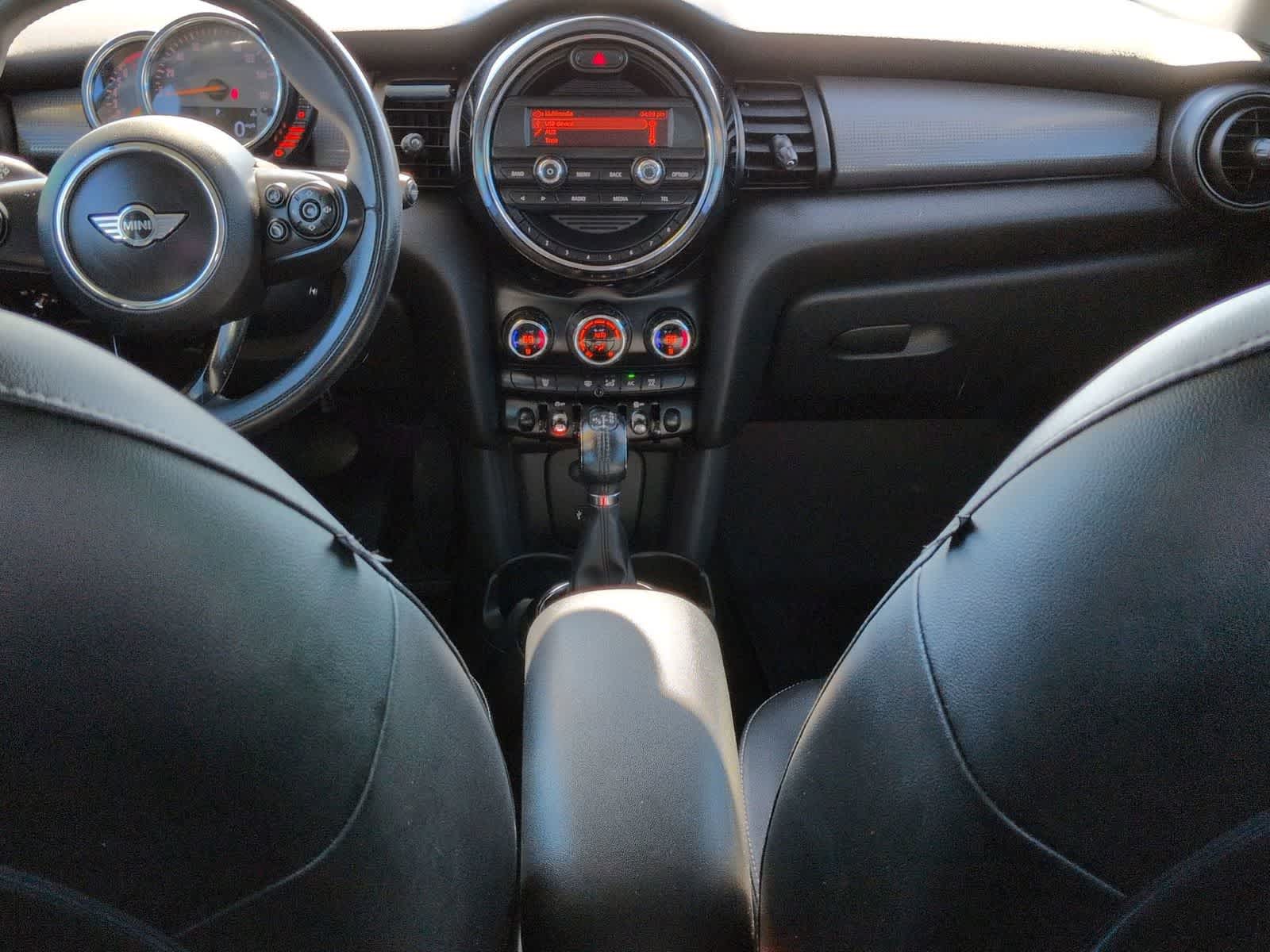 Thumbnail: 2015 MINI Cooper Hardtop - 15