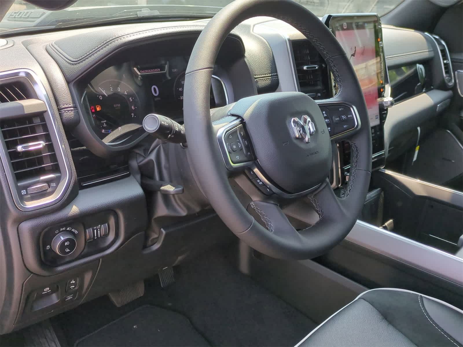 Thumbnail: 2025 RAM 1500 - 10