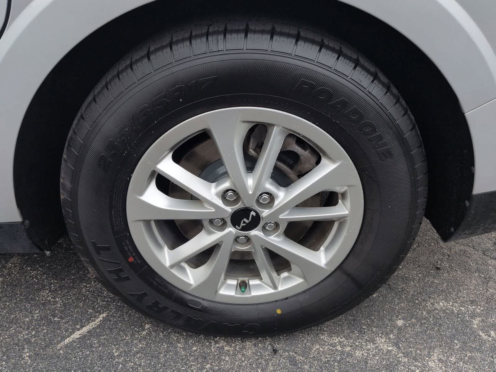 Thumbnail: 2022 Kia Carnival - 14