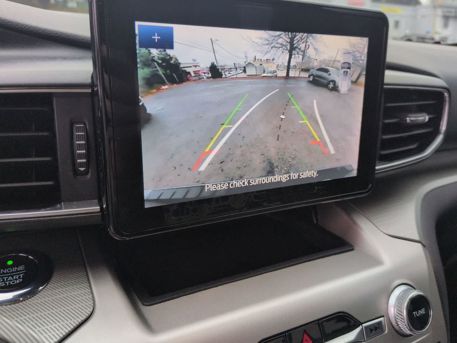 Thumbnail: 2021 Ford Explorer - 28