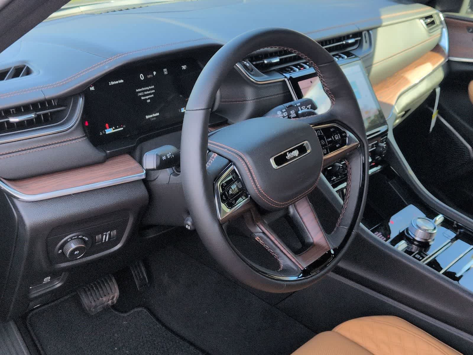 Thumbnail: 2025 Jeep Grand Cherokee - 10