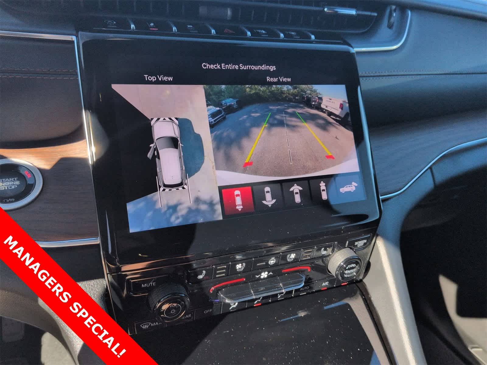 Thumbnail: 2025 Jeep Grand Cherokee - 28