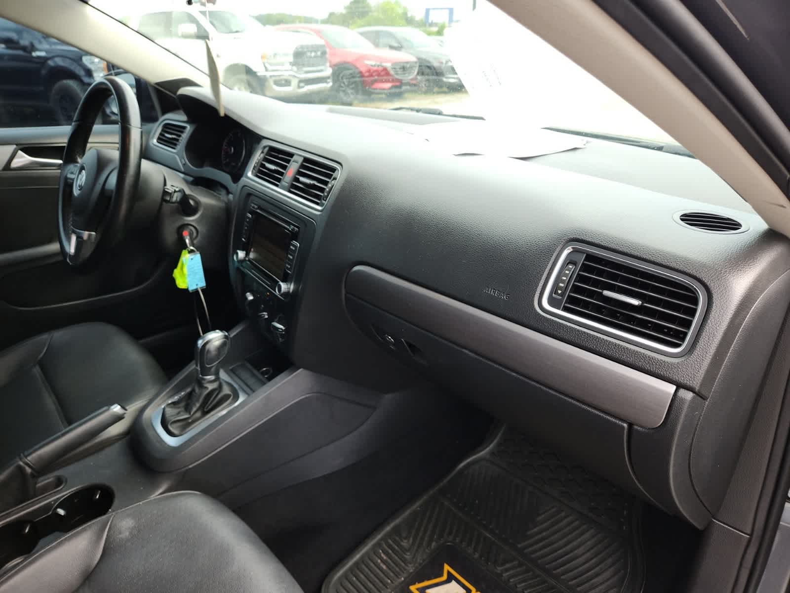 Thumbnail: 2013 Volkswagen Jetta - 17