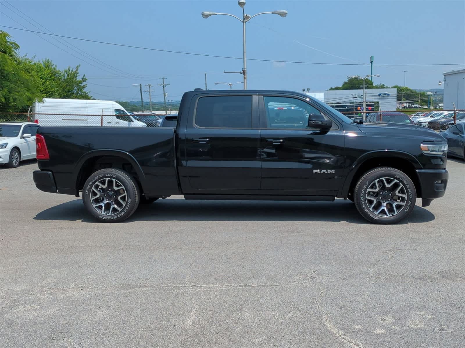 Thumbnail: 2025 RAM 1500 - 9