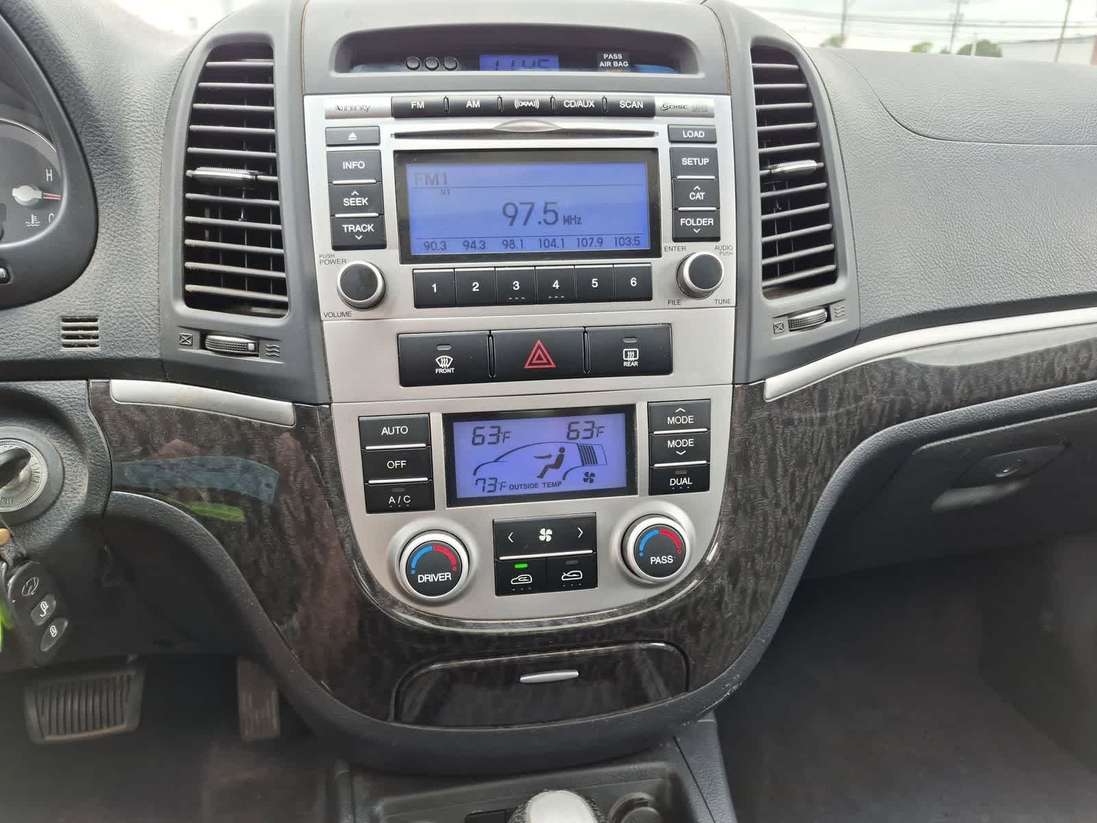 Thumbnail: 2009 Hyundai Santa Fe - 28
