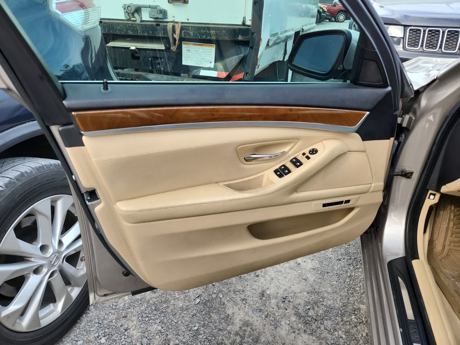 Thumbnail: 2013 BMW 5 Series - 16