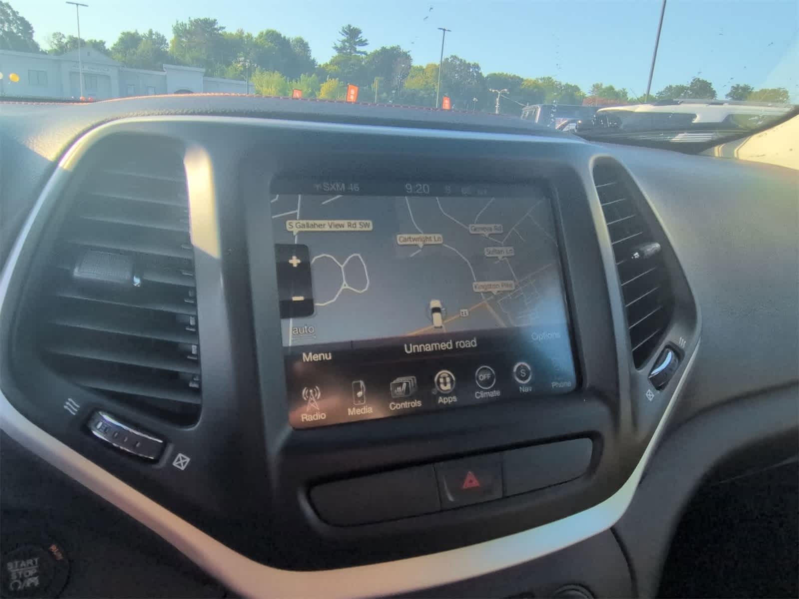Thumbnail: 2016 Jeep Cherokee - 28