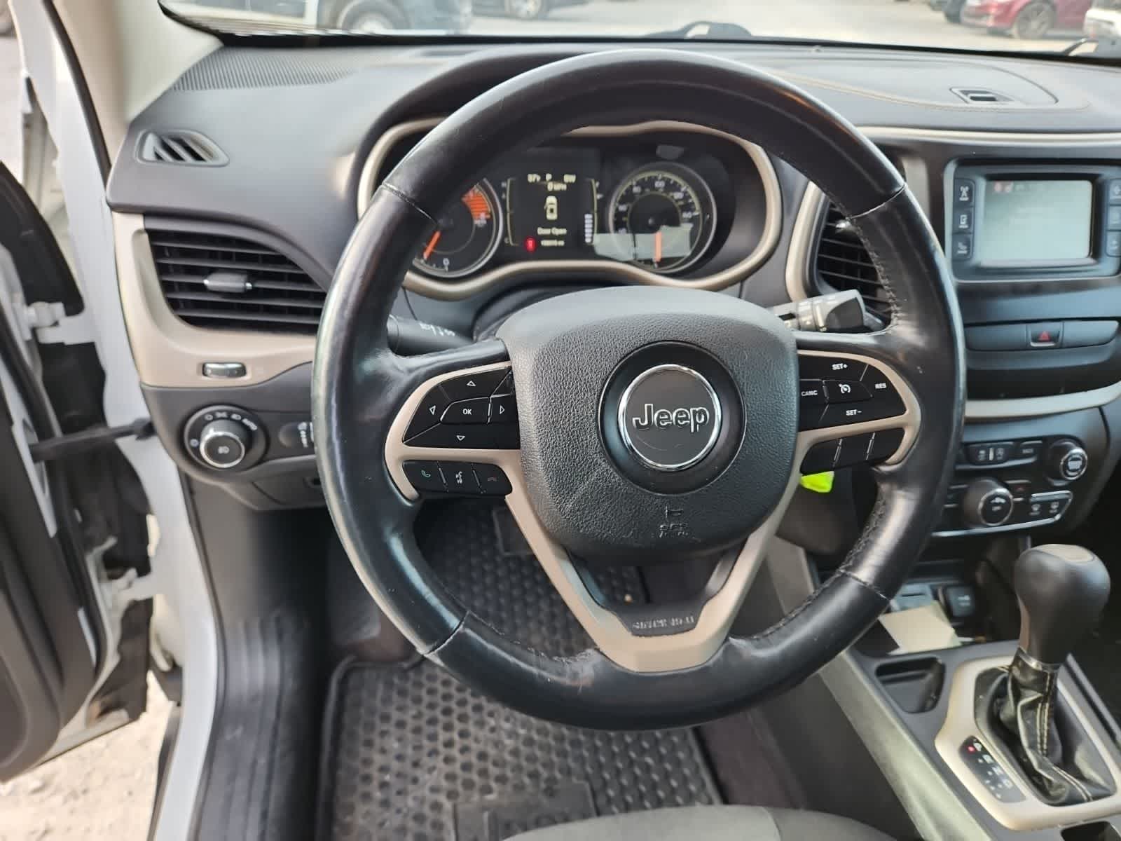 Thumbnail: 2018 Jeep Cherokee - 12