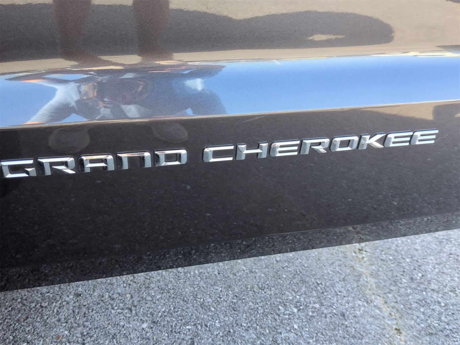 Thumbnail: 2015 Jeep Grand Cherokee - 13